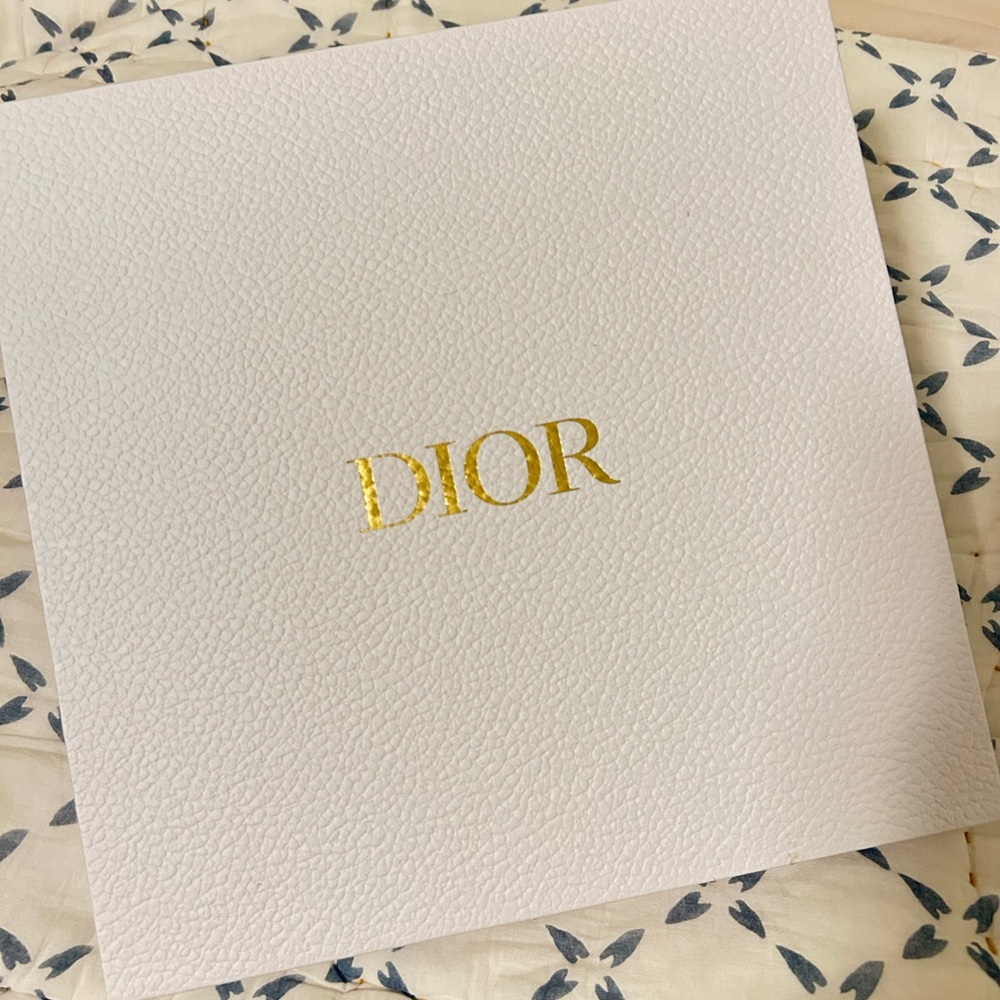 Dior Puzzle - Picture 2 of 2